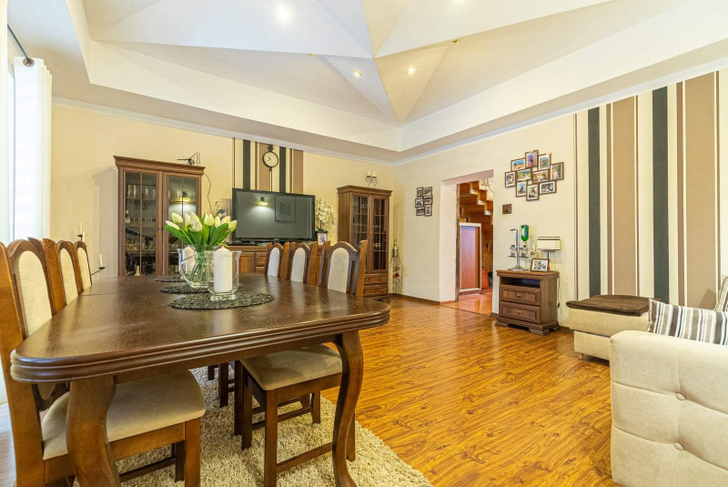 Dom na sprzedaż, powierzchnia: 240 m2, pokoje: 6, cena: 470 000,00 PLN, Przybiernowo, kontakt: PL +48 608 779 115