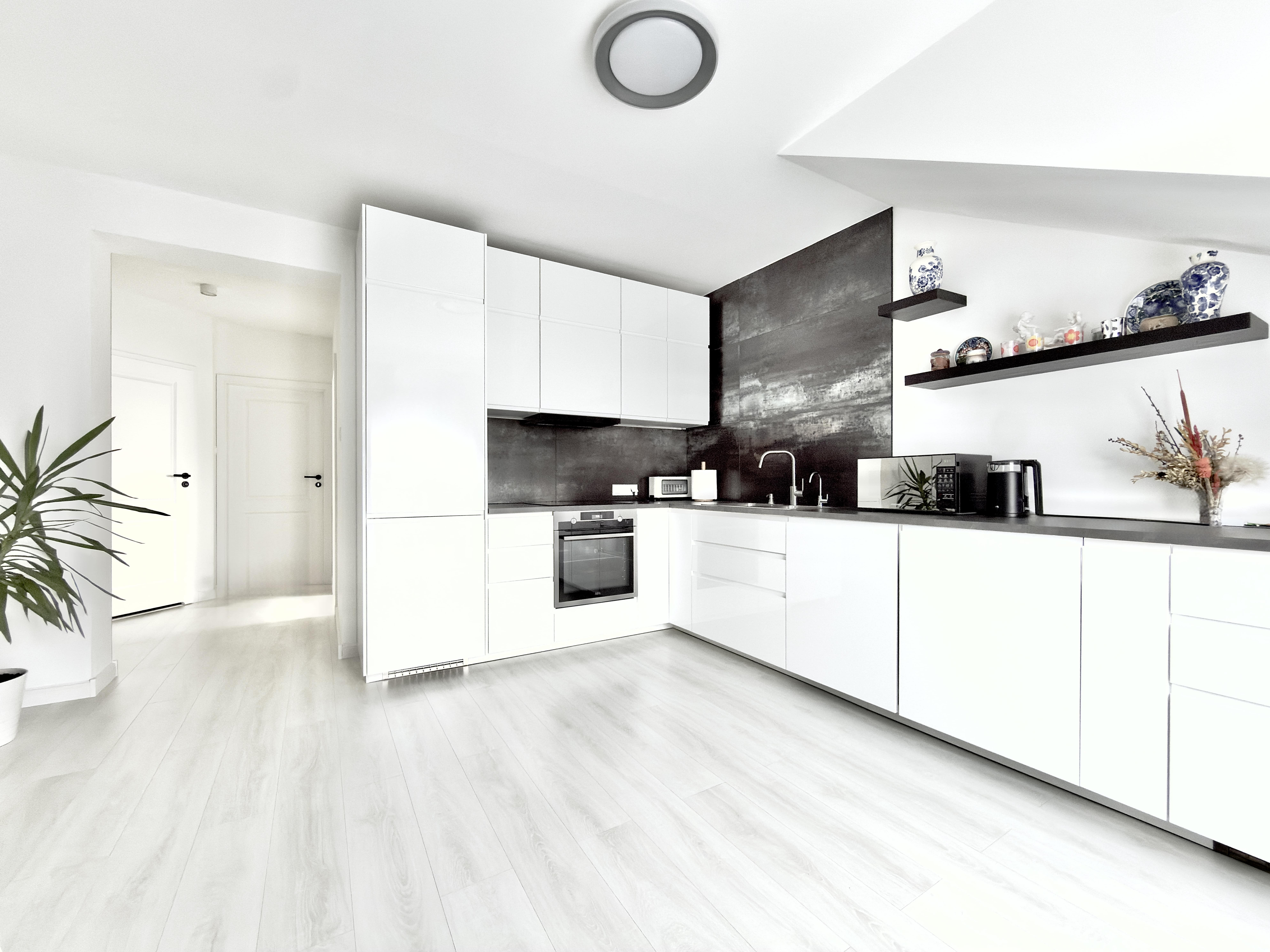 Mieszkanie na sprzedaż, pokoje: 3, cena: 549 000,00 PLN, Różyny, kontakt: PL +48 536 234 356