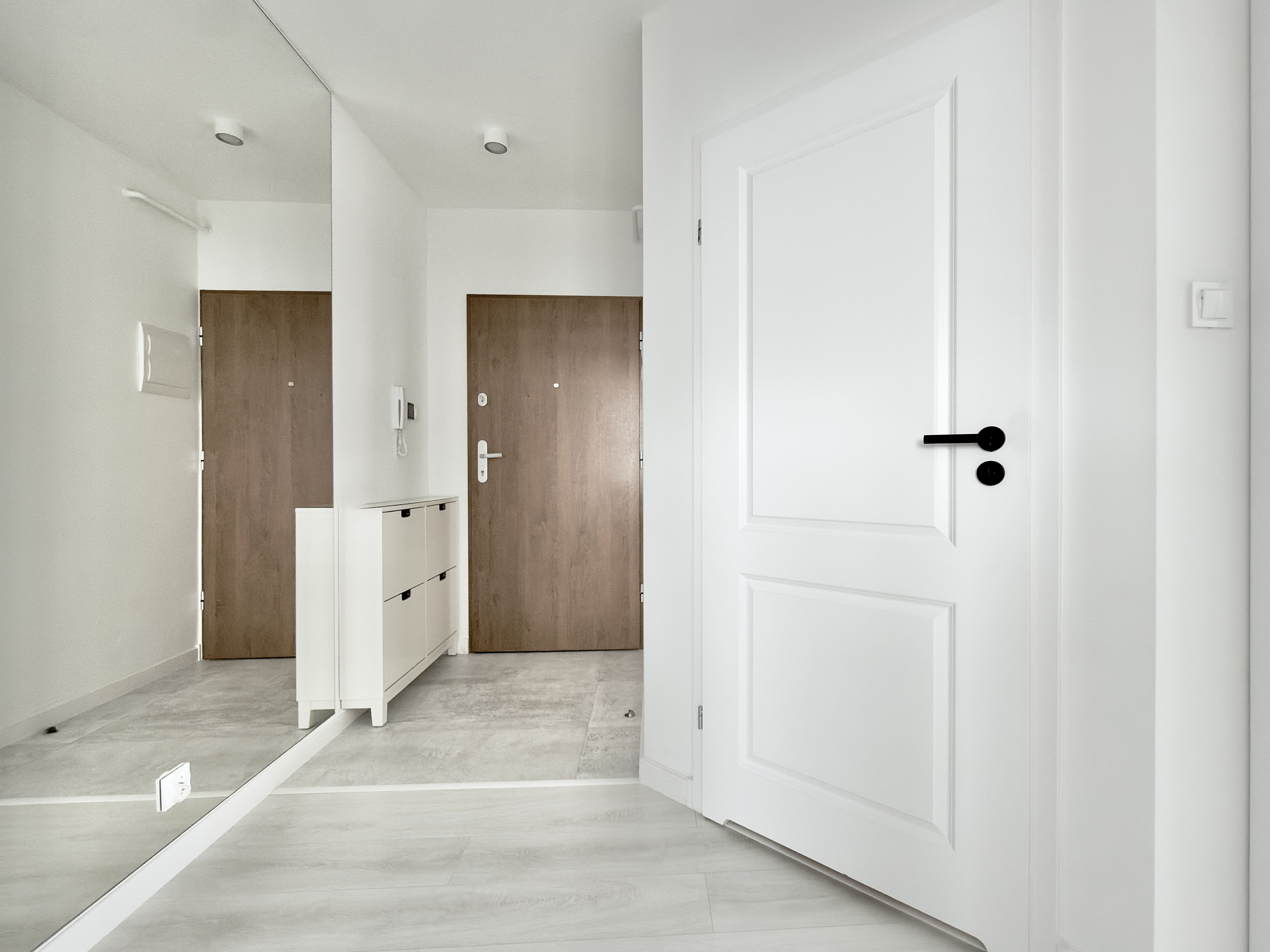 Mieszkanie na sprzedaż, pokoje: 3, cena: 549 000,00 PLN, Różyny, kontakt: PL +48 536 234 356