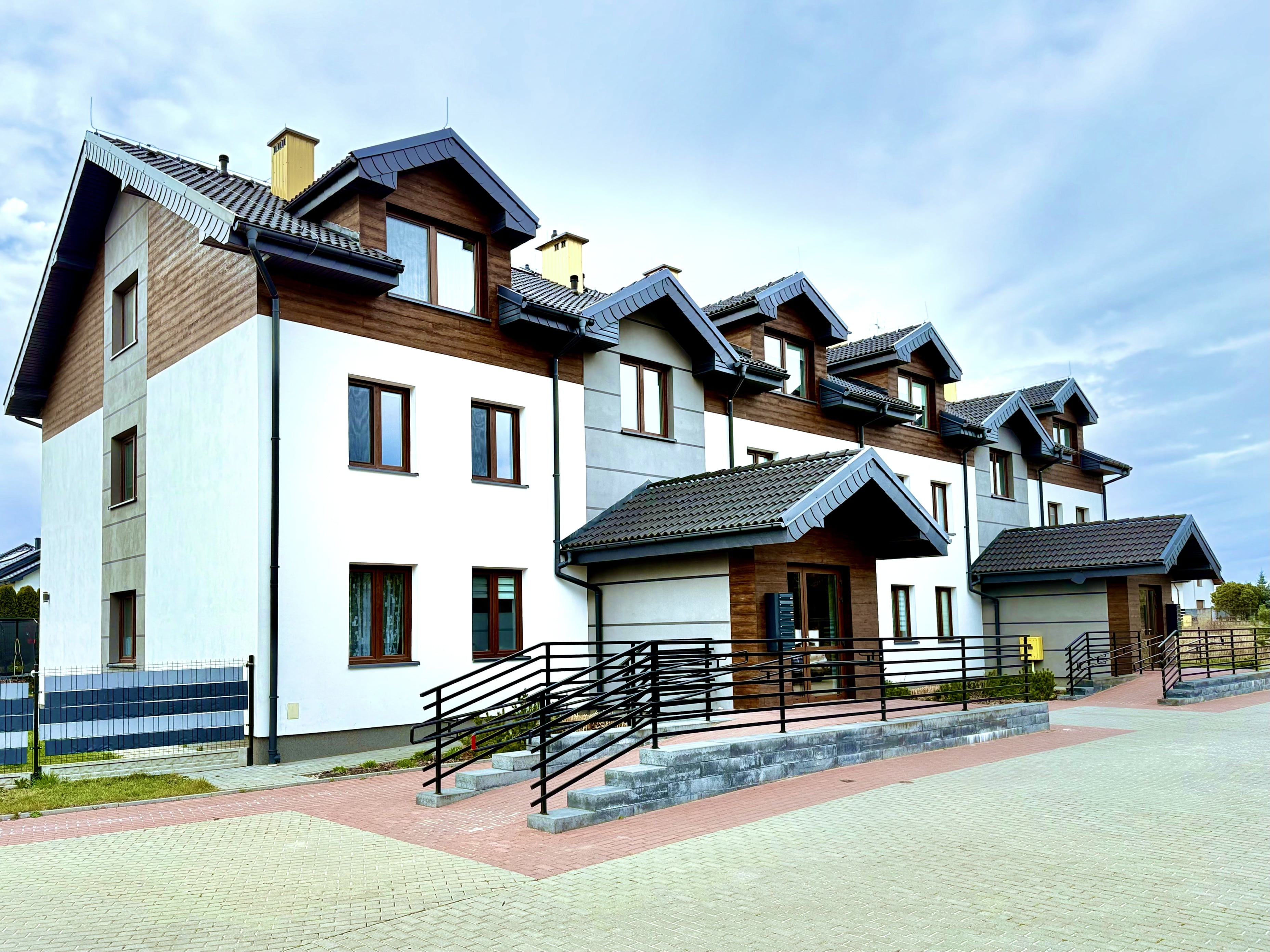 Mieszkanie na sprzedaż, pokoje: 3, cena: 549 000,00 PLN, Różyny, kontakt: PL +48 536 234 356