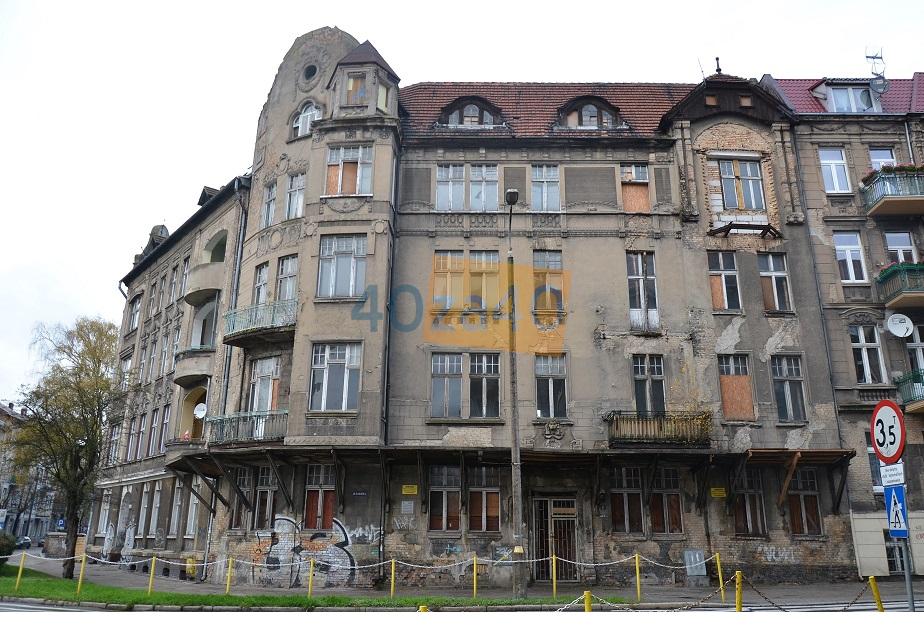 Dom na sprzedaż1600 m2